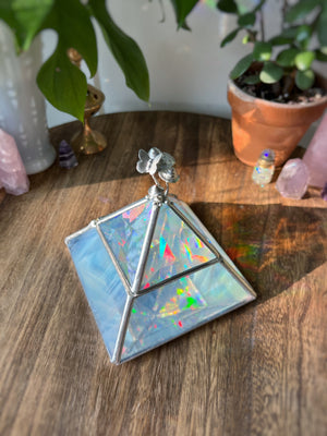 White mushroom pyramid box