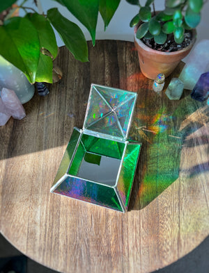 Green mushroom pyramid box