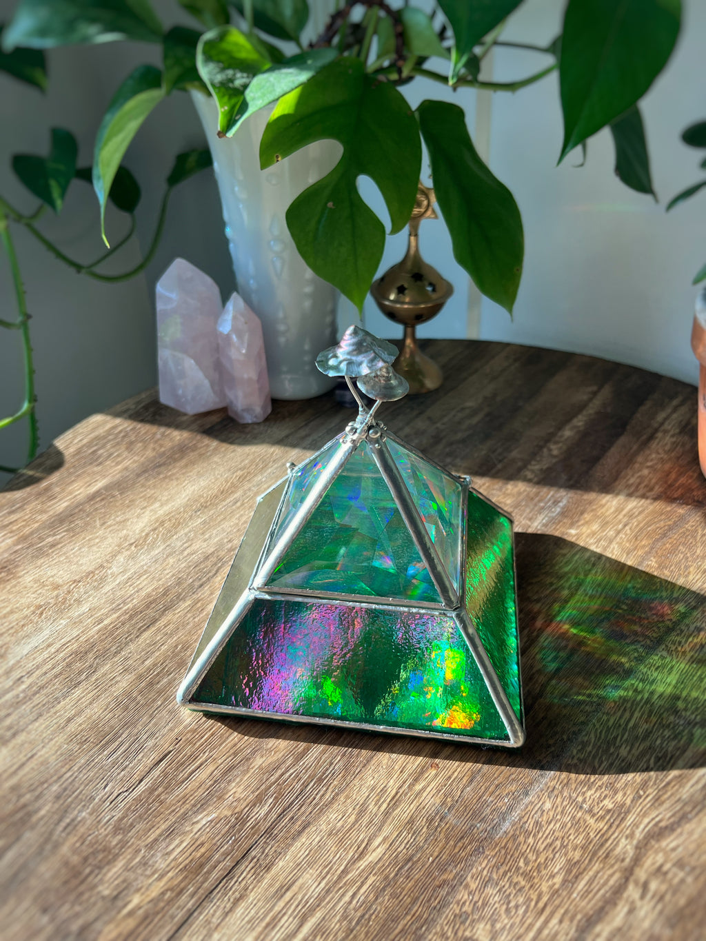 Green mushroom pyramid box