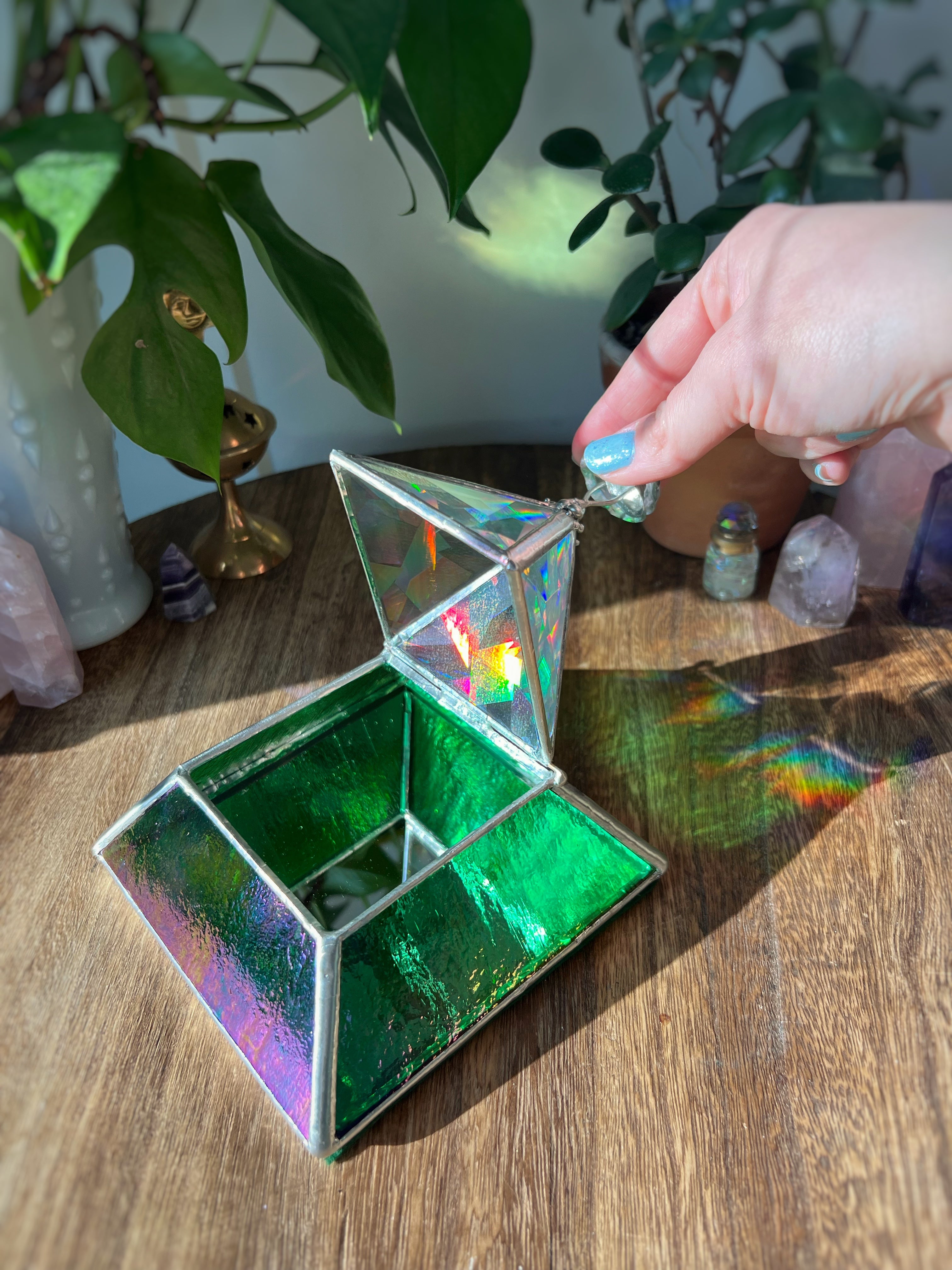 Green mushroom pyramid box