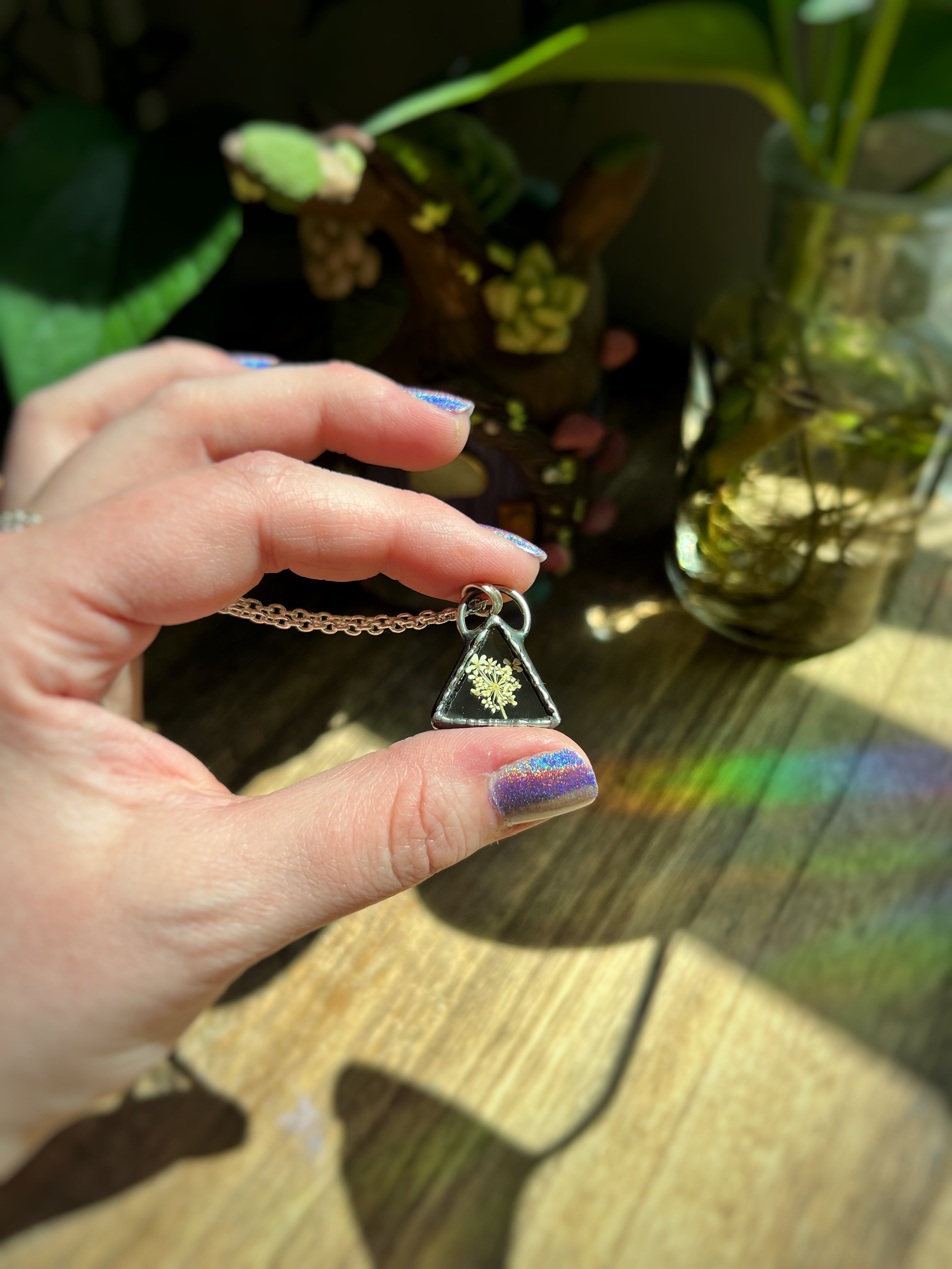 Mini queen Anns lace necklace