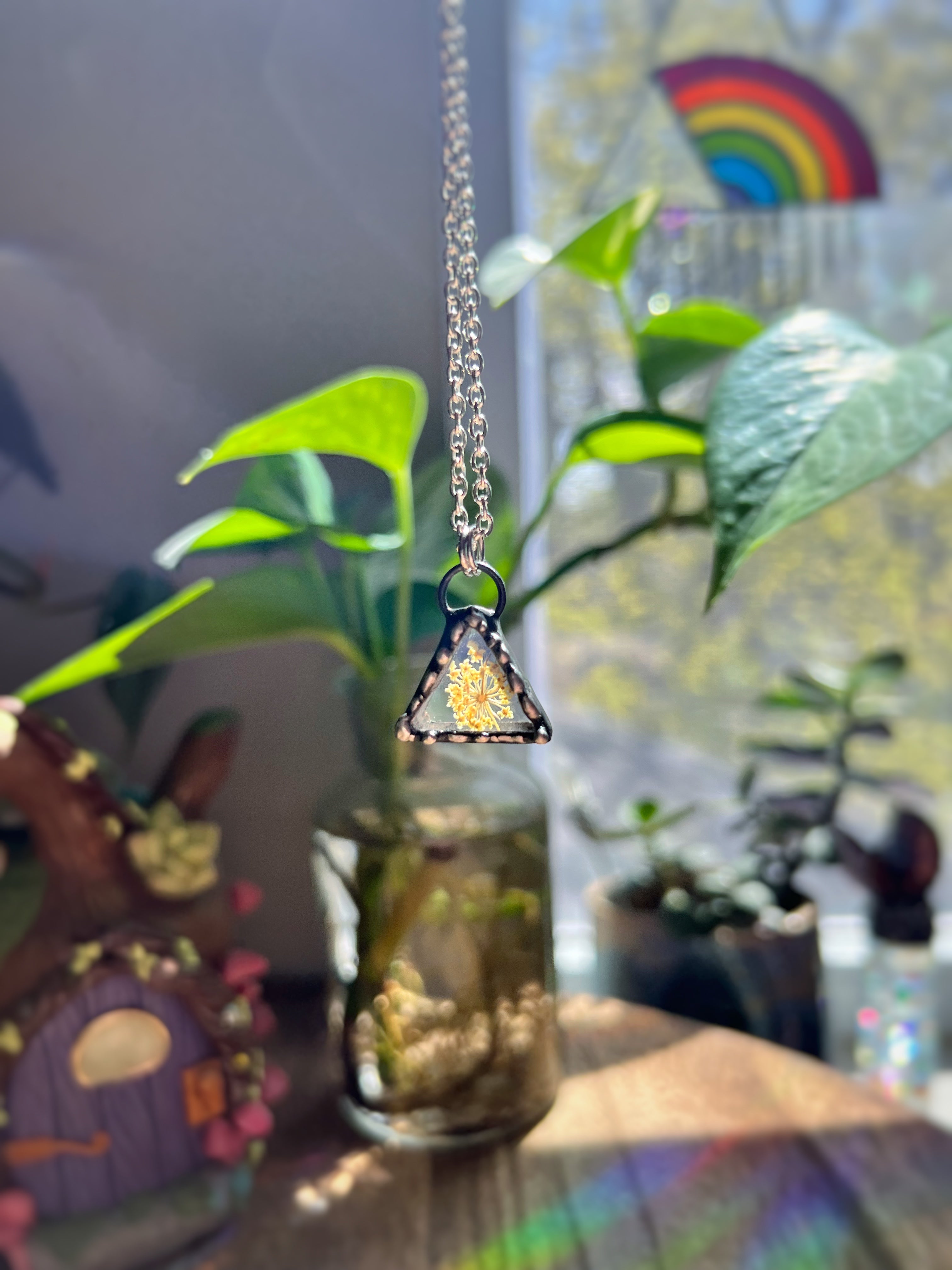 Mini queen Anns lace necklace
