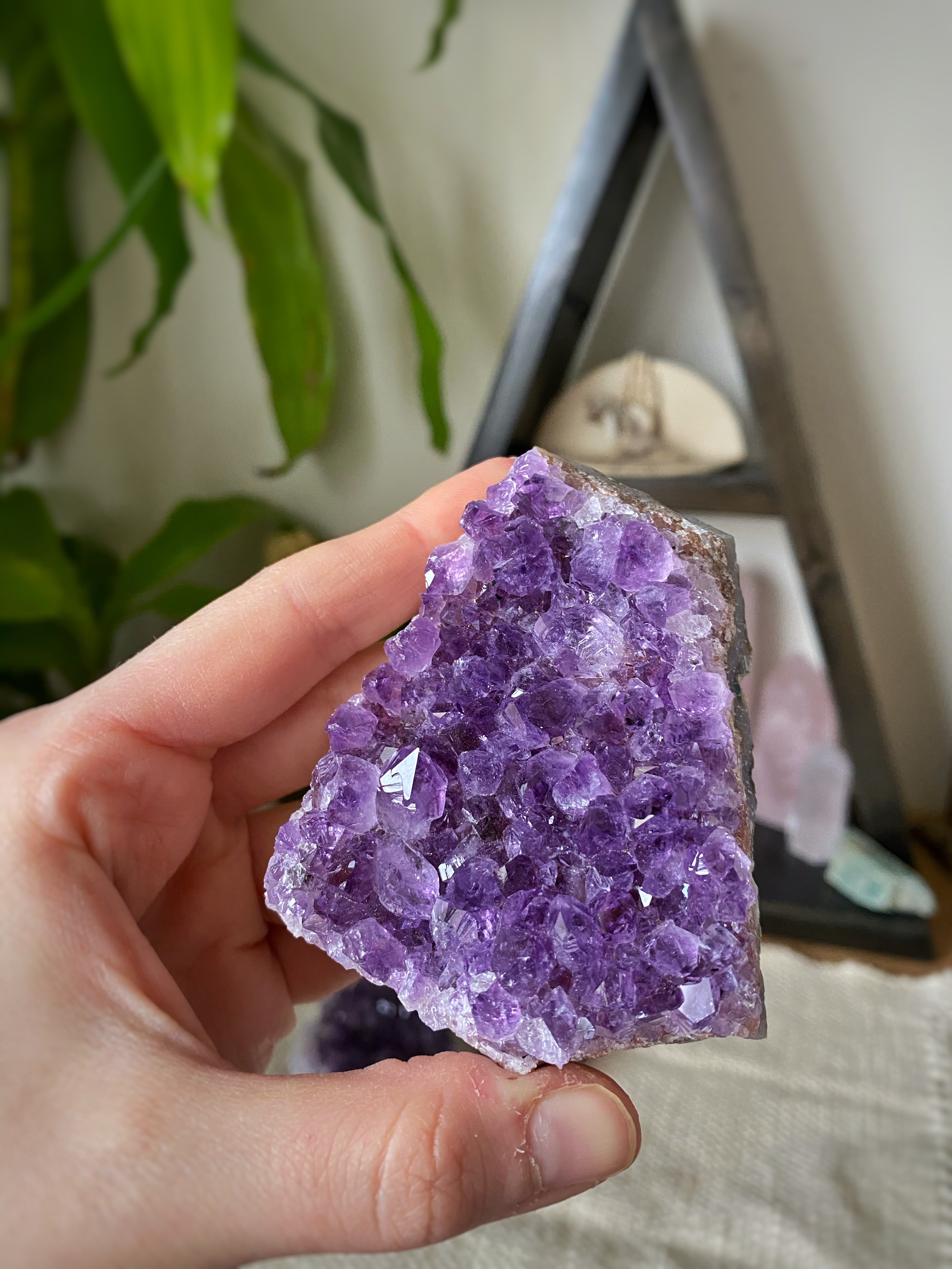 flat Amethyst ideal for sitting fairy