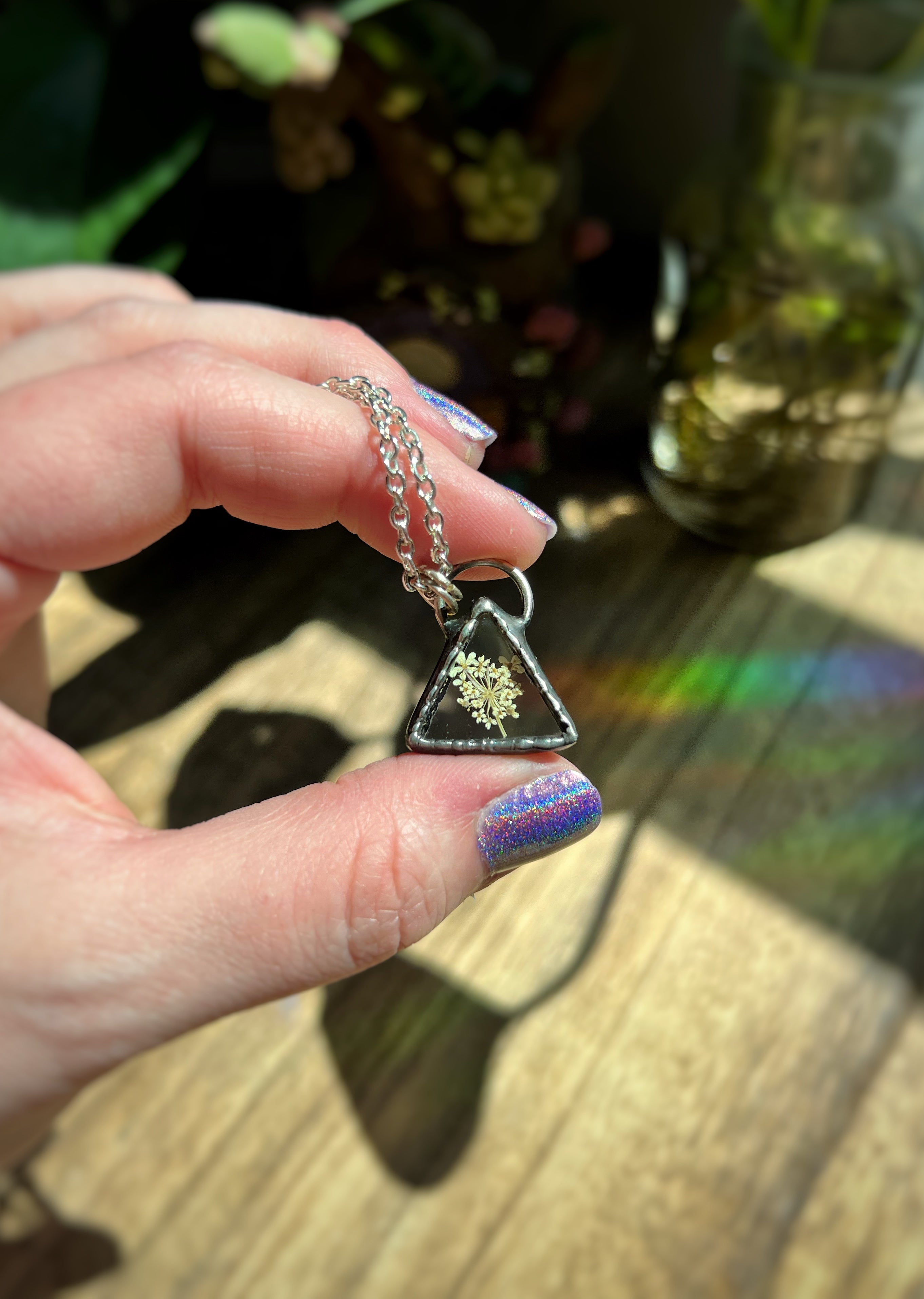 Mini queen Anns lace necklace