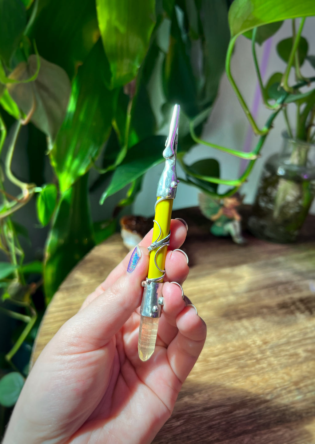 Tangerine aura quartz clip wand